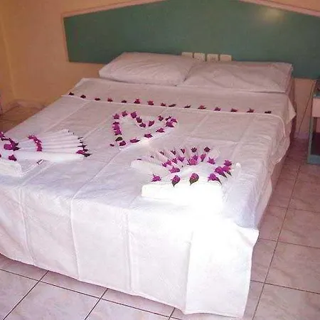 Happy Hotel